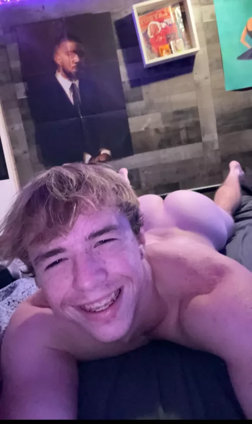 Got blackout drunk and took this pic a while back (18)