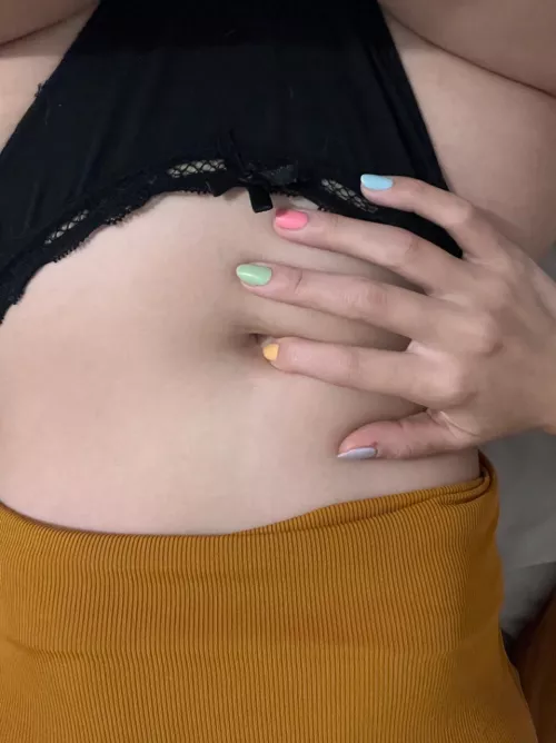 I like to play with my belly button, but it's very dry, can you help me moisten it?