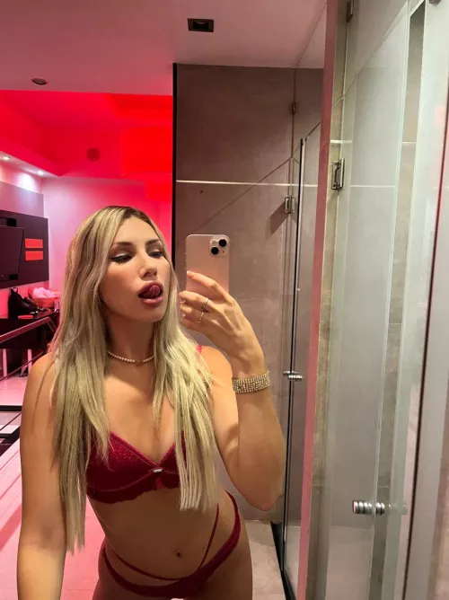 So thirsty.. I wanna jump on your cock