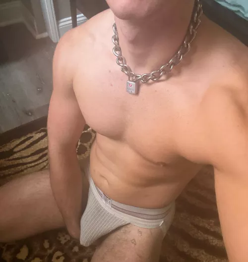 22 m sub looking for other muscle sub boys for my master. He will ruin you just as he did to me. HMU 