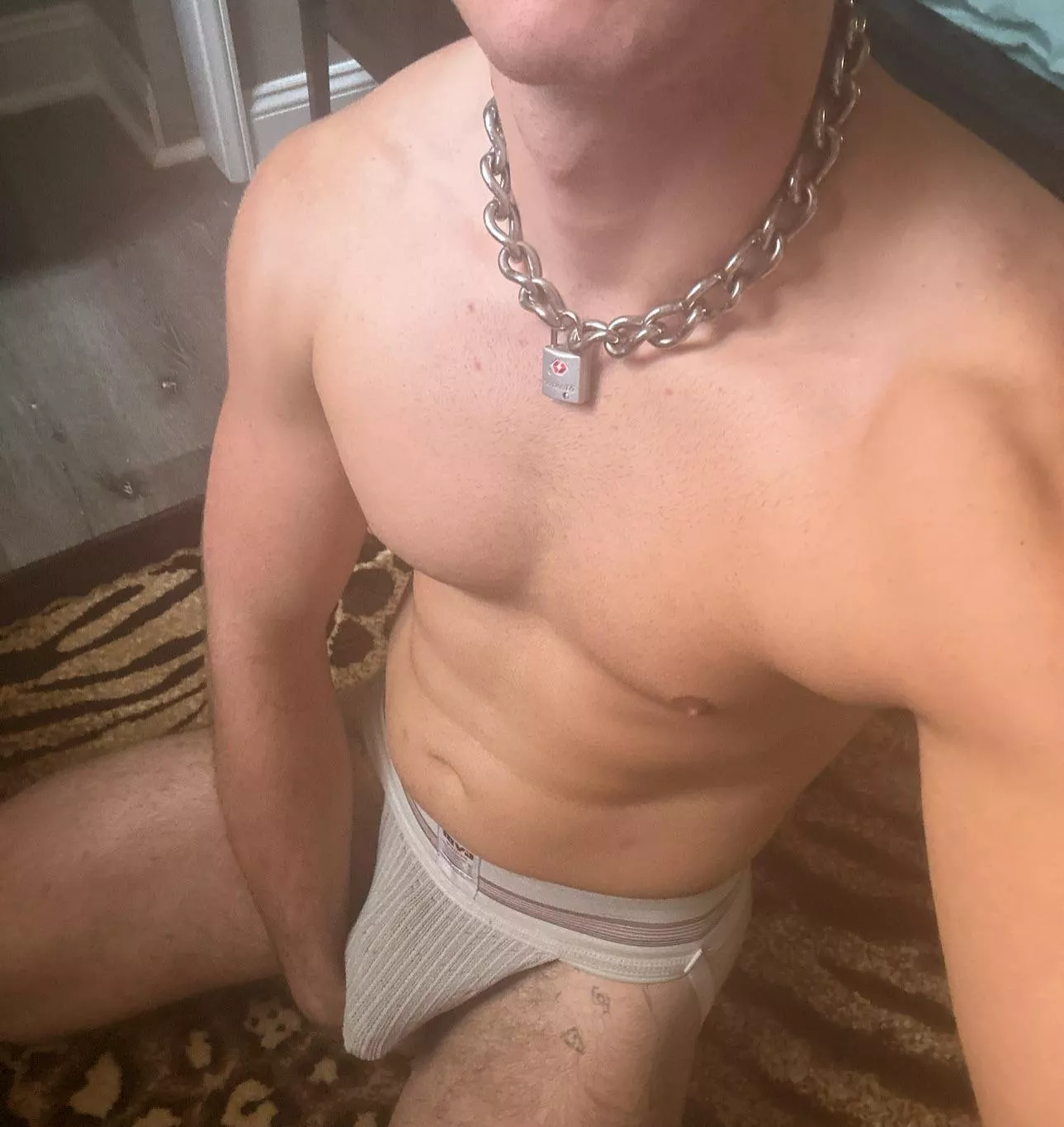 22 m sub looking for other muscle sub boys for my master. He will ruin you just as he did to me. HMU 