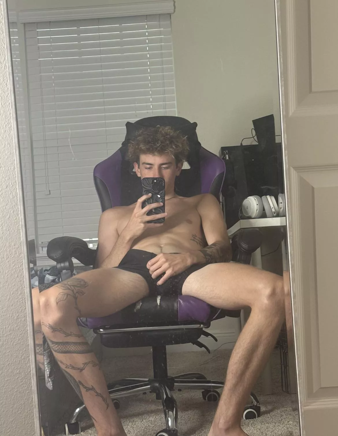 Ask for my throne wishlist so you can get me more boxers 😈