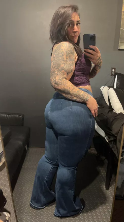 Big booty big booty …. 