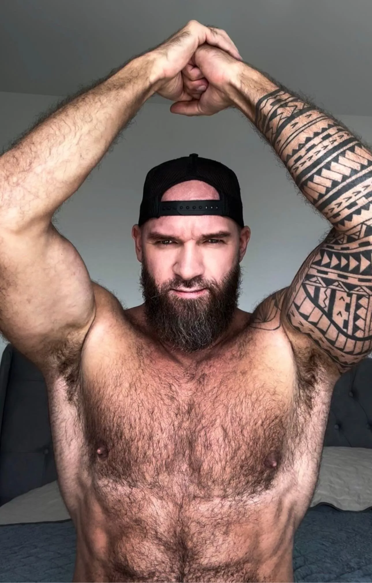 Do you like my armpits? 😈