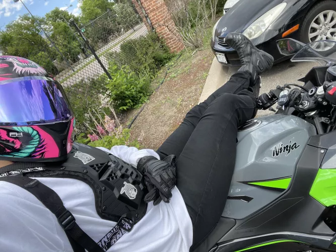 😋 I like when guys can’t tell if I’m a girl or boy when I ride 