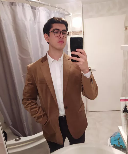 I took this picture some months ago while looking for jobs and liked how I looked 