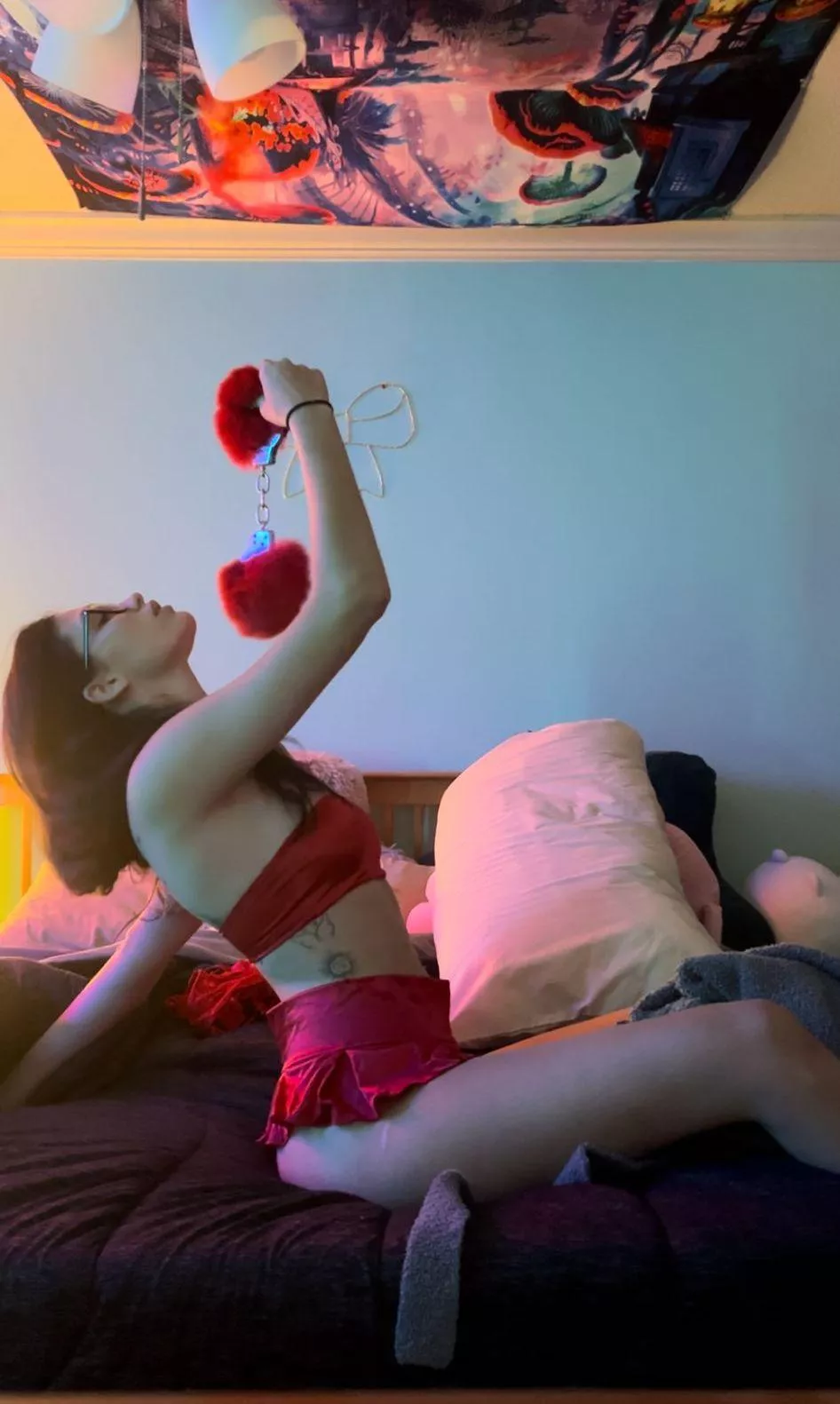 I wanna lock you up with these handcuffs and have my fun