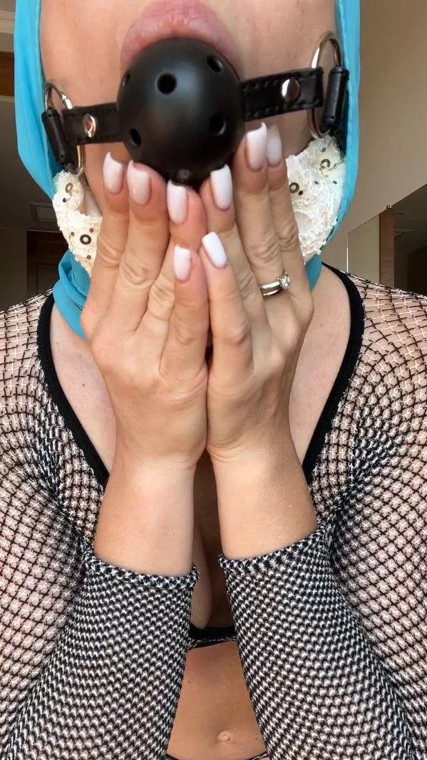 I want you to put my fingers into your mouth...