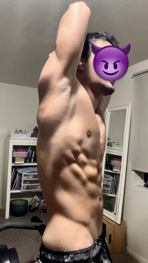 Side V line check at 6’3 218lbs 😊🤝