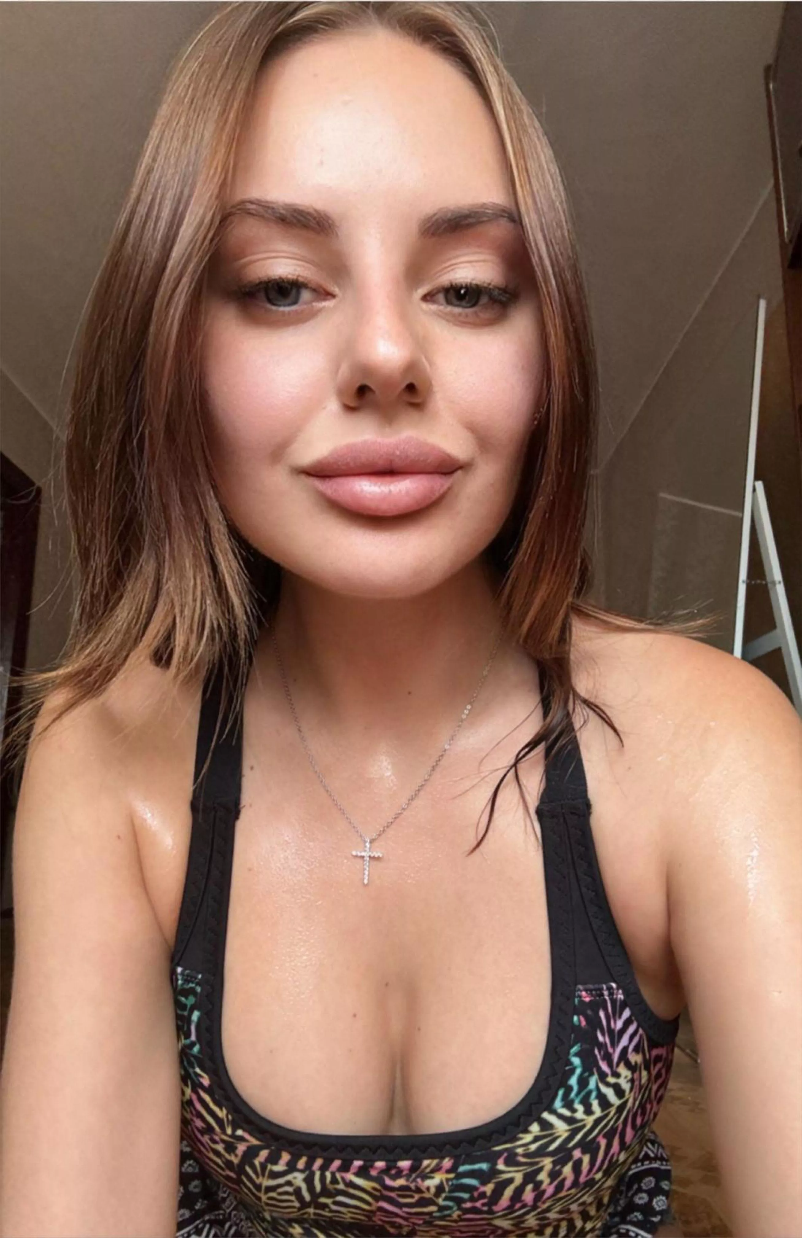 Tell me that isn’t the craziest boob sweat you have ever seen