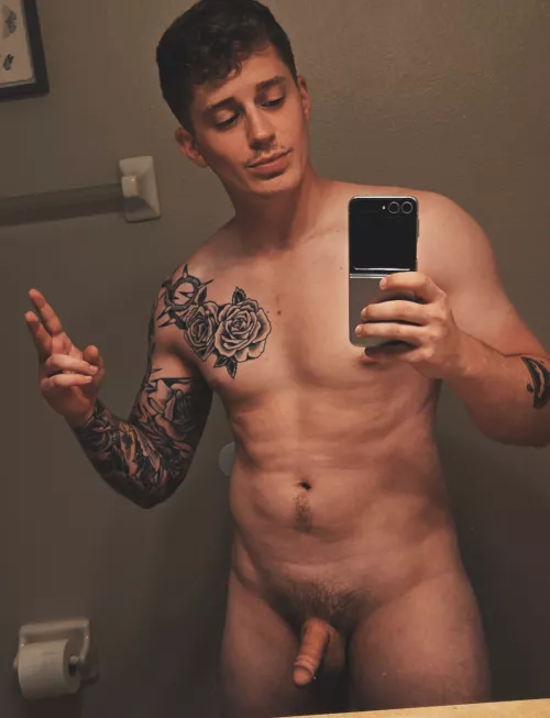 A lonely Friday night leads to spontaneous nudes...