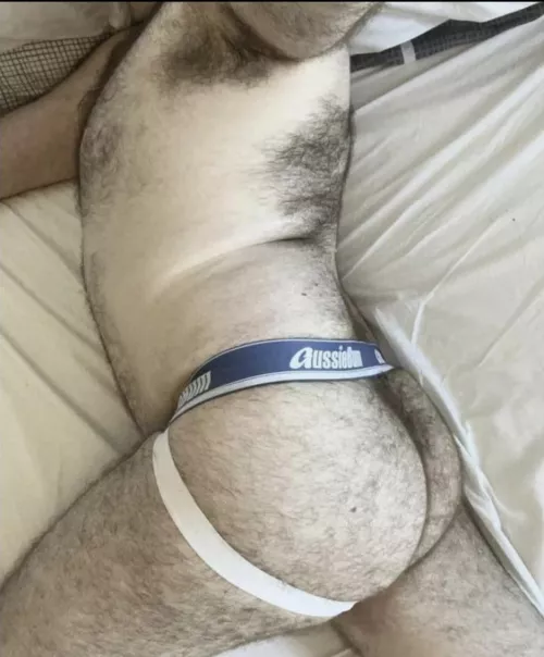 Attention! Cub in major heat right here 😉 [30]