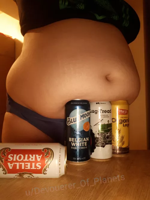 Brews holding up that pot belly🐖🍻