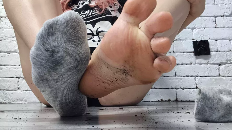 Inhale this intoxicating smell while chewing my wet socks🤤👅
