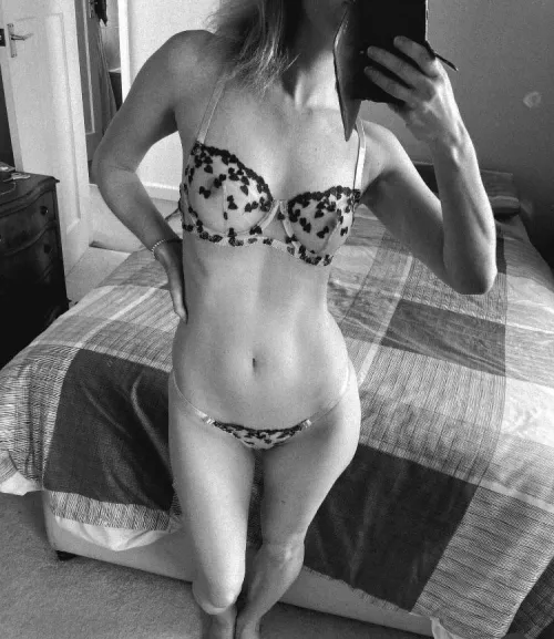 Married but a swinger would you like a go? 