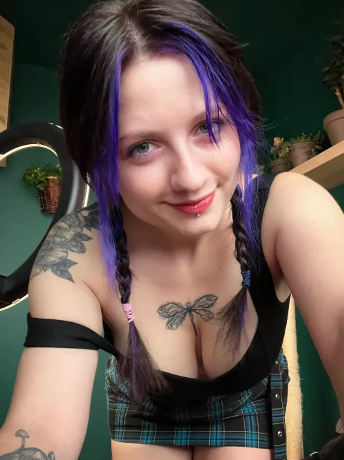 pov im a server at your table