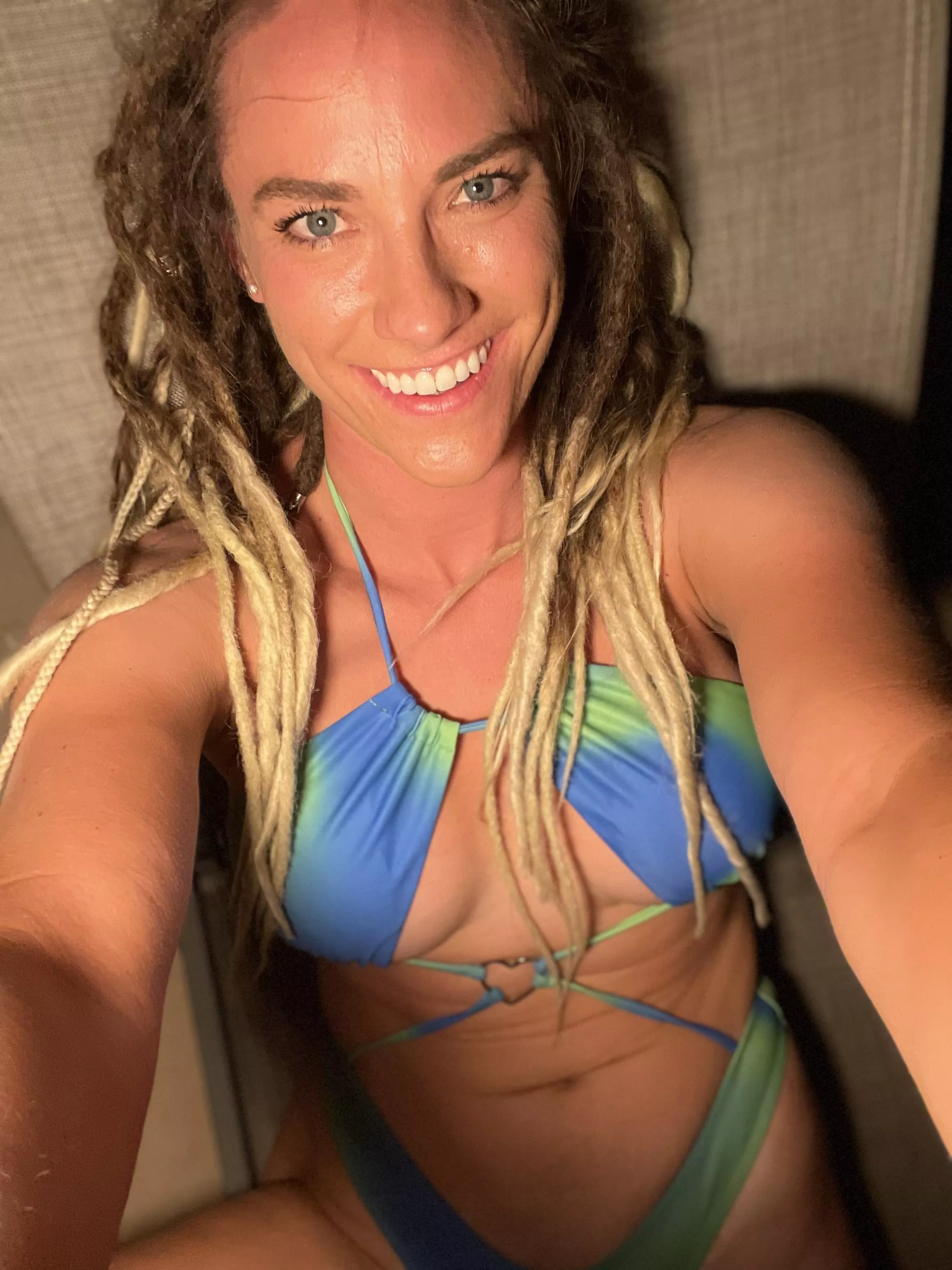 Swimsuits make me smile 