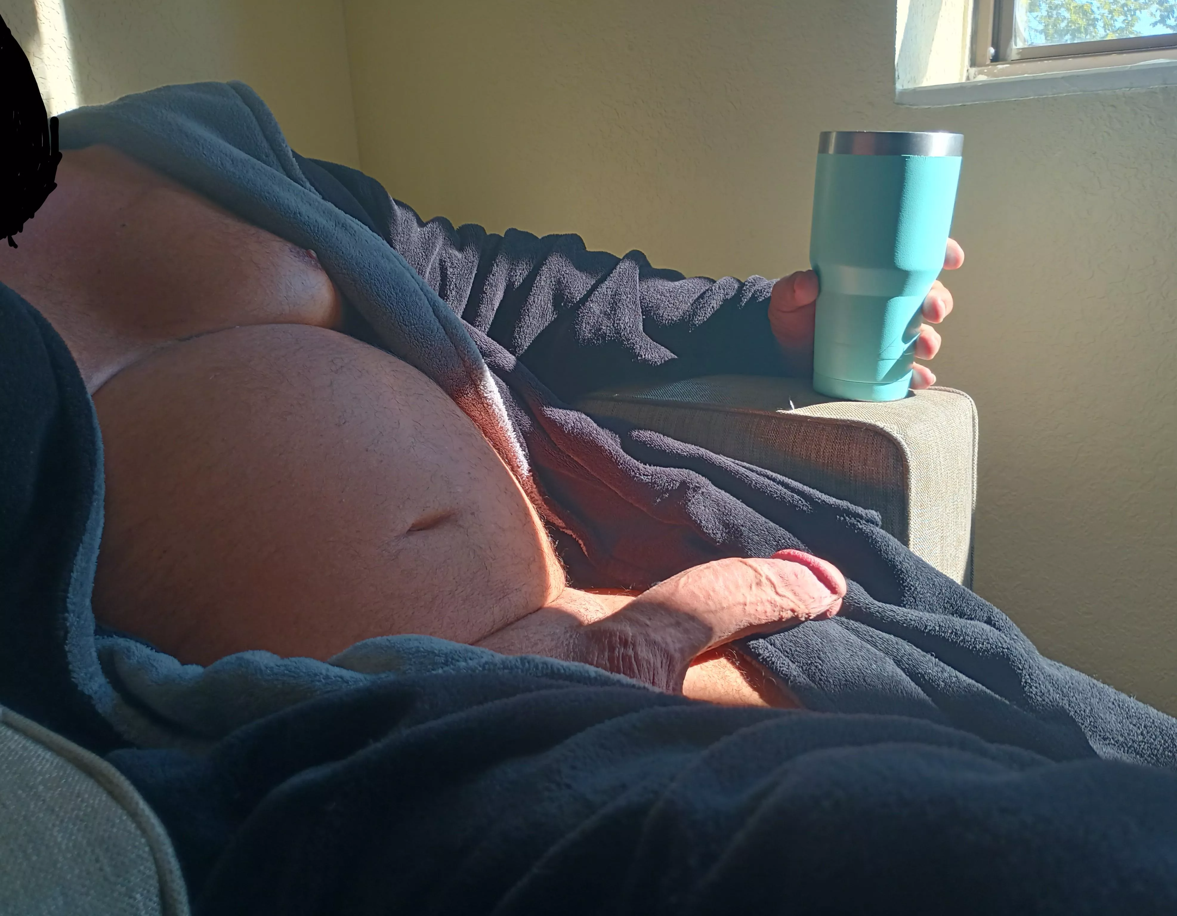 Anybody ladies like to sit on a chubby dudes lap