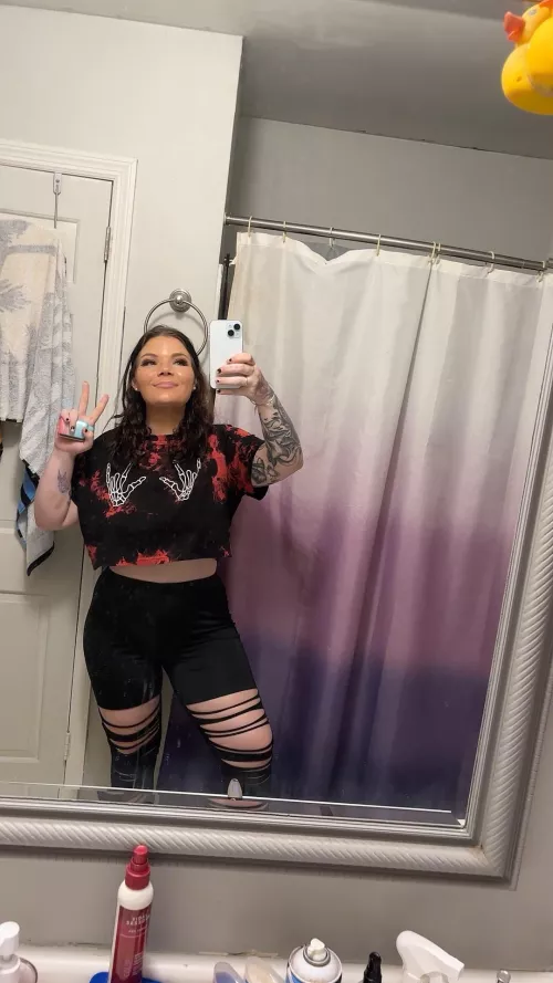 Anyone wanna help me cum?