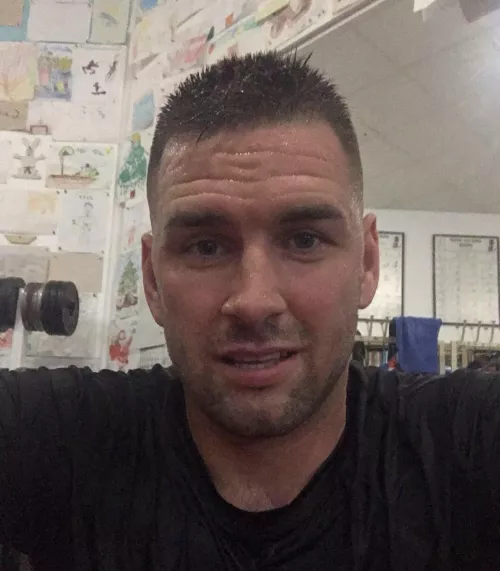 Bi, recently divorced here looking for a guy to chat with… HMU