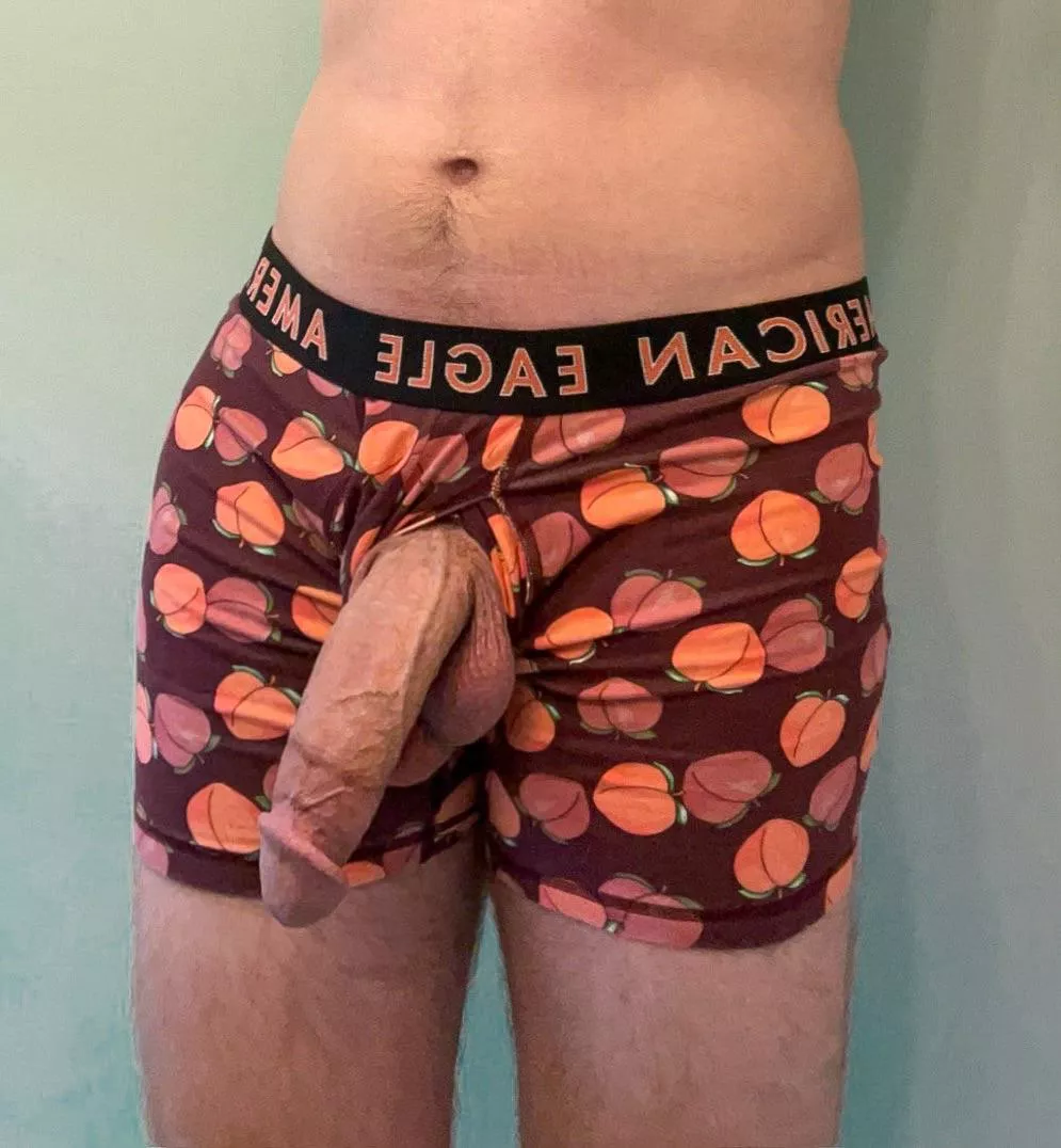 Do you like my peach underwear? 🍑