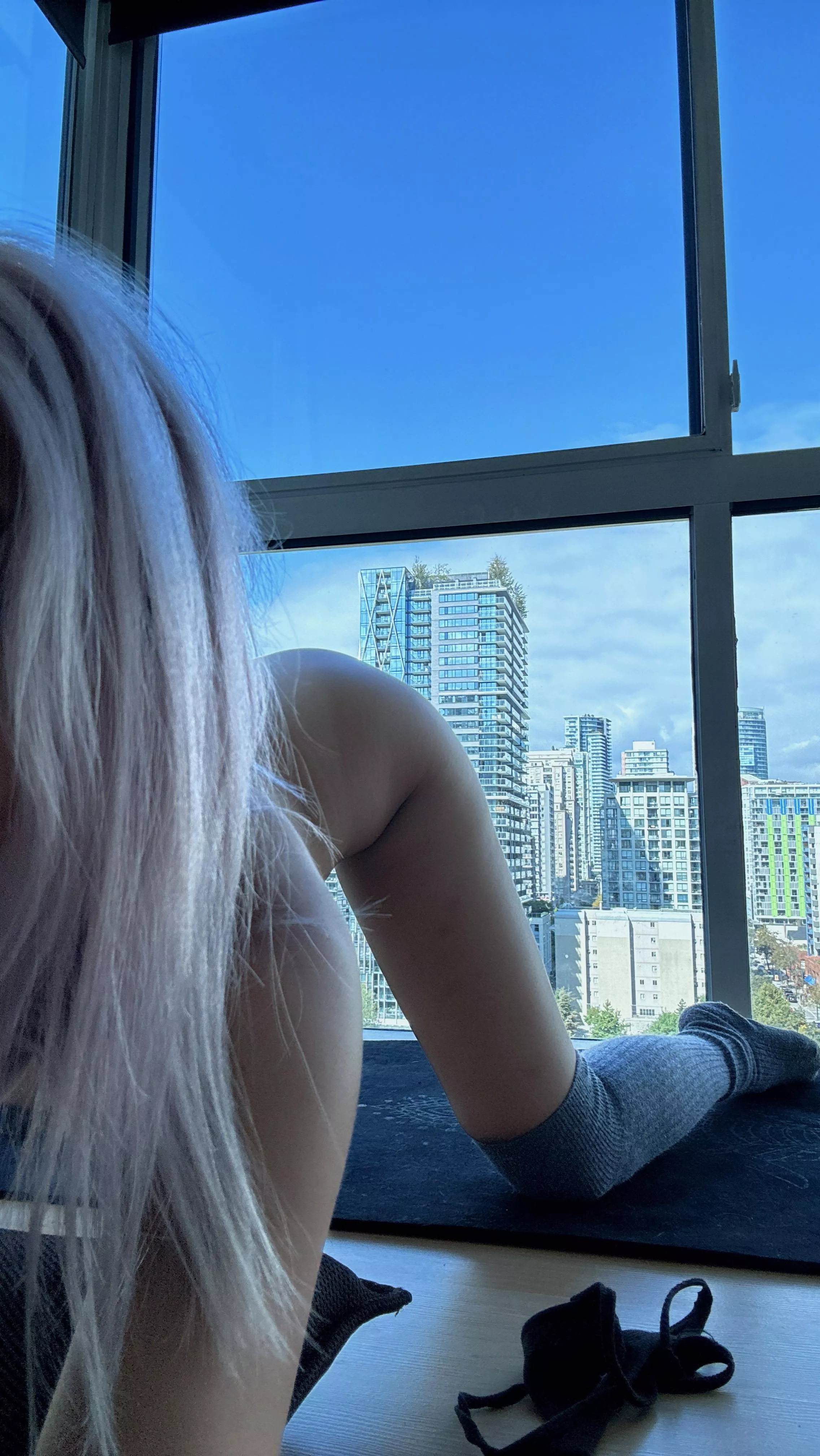 for the whole city to see my pussy