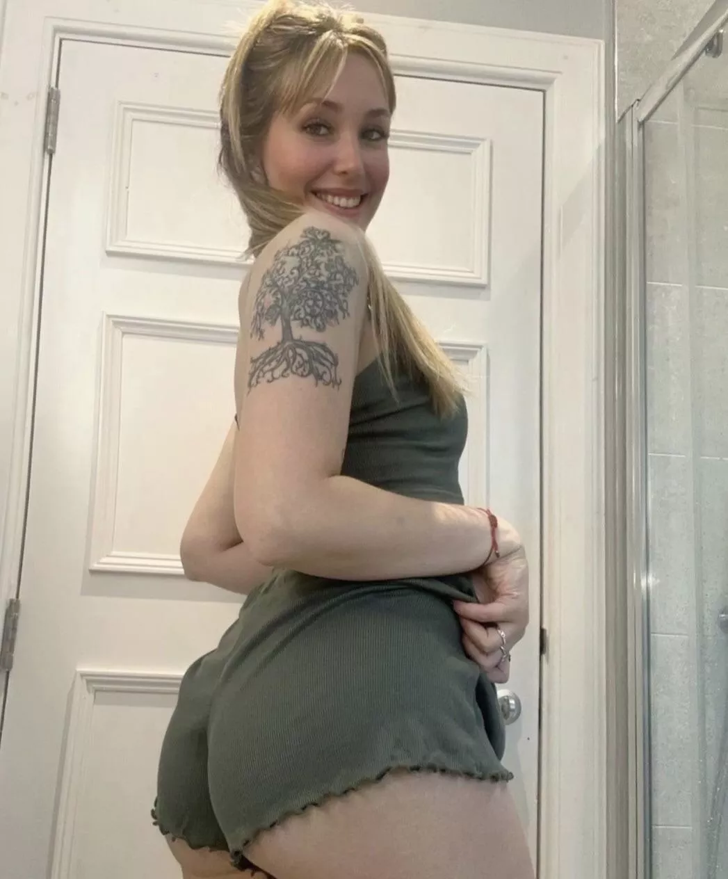 My ass looks lonely without your hands on it. 