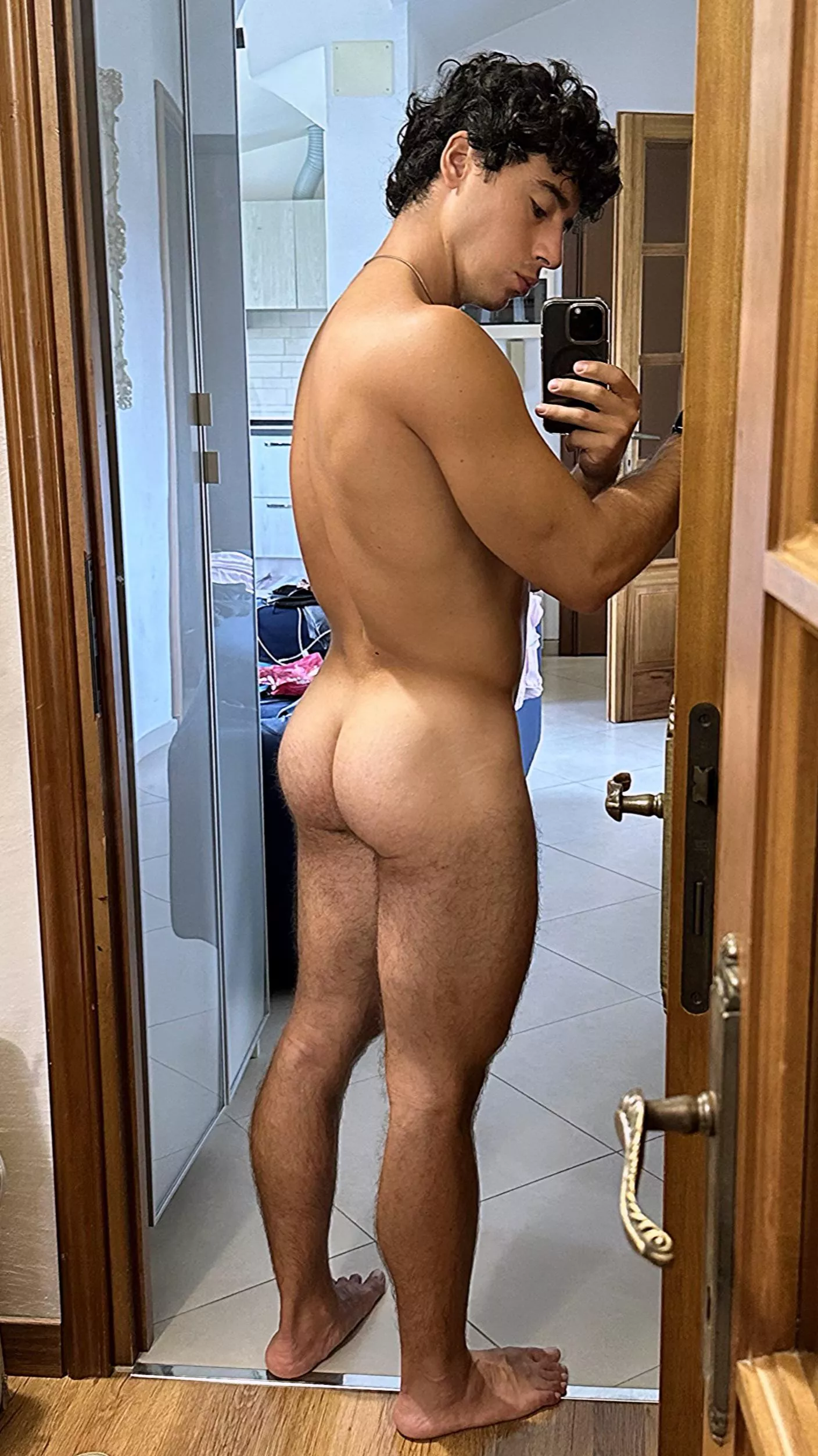 Say yes and I send u my butthole