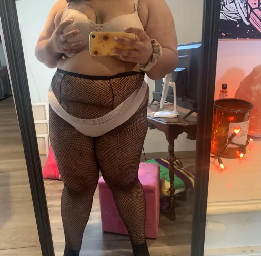 5’9 and thick in all the right places<3