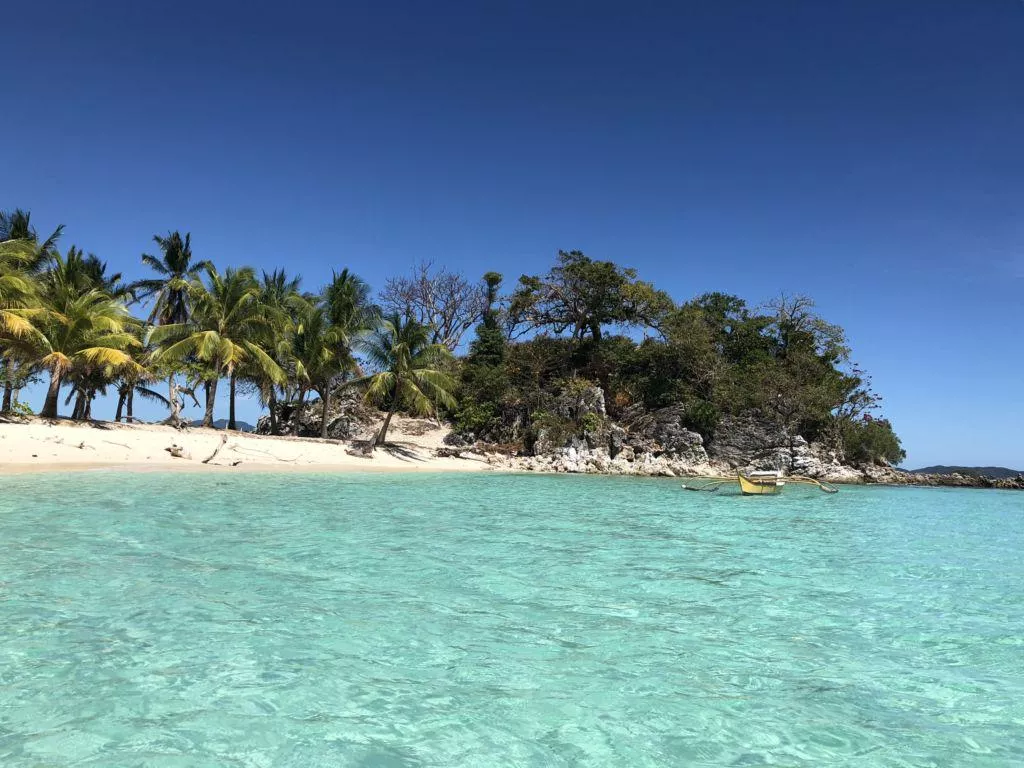 Blue water and a blue sky, what a nice day 