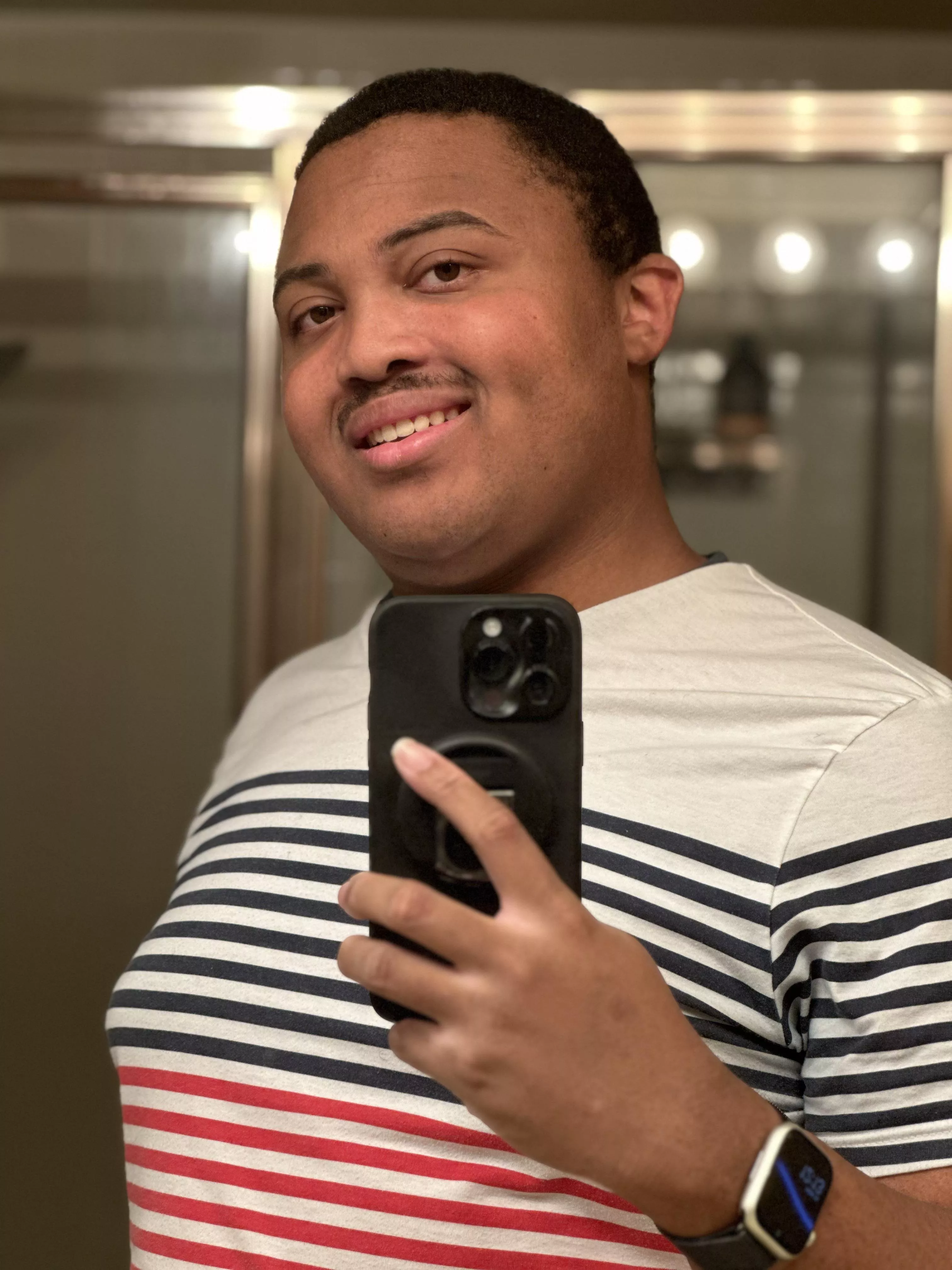Did I shave my beard or did my beard just embark on a quest? Either way good morning!  Did I shave my beard or did my beard just embark on a quest? Either way good morning!