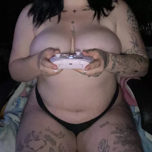 Grab my hips like I’m your favourite controller 😉