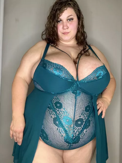 Hello I’m Goddess Luna! 6 years of experience! I’m a natural switch! I offer [fet] friendly content. Come jerk off to my big natural tits during [cam] or get blown up with [pic] [vid]. Customizable content [pic] [rate] [vid] [aud]