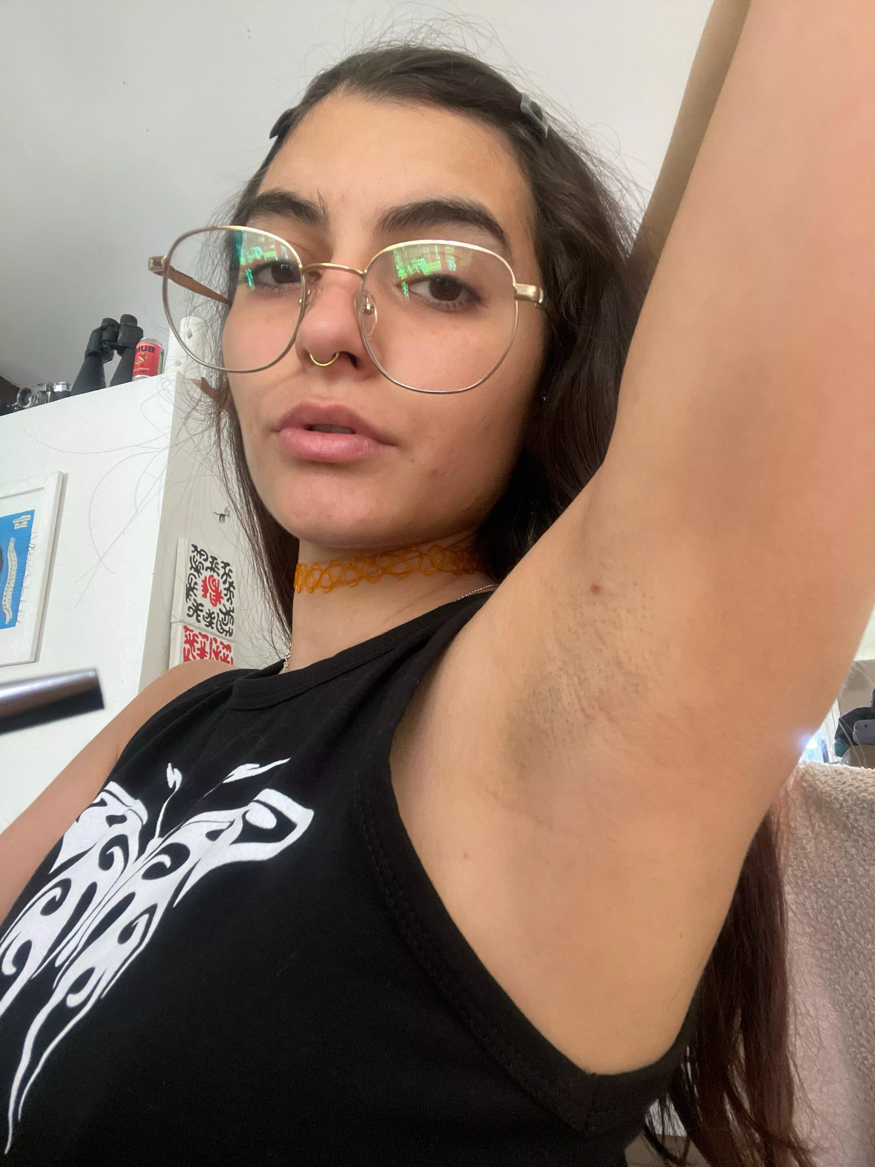 I want a boyfriend to suck my armpits every morning 