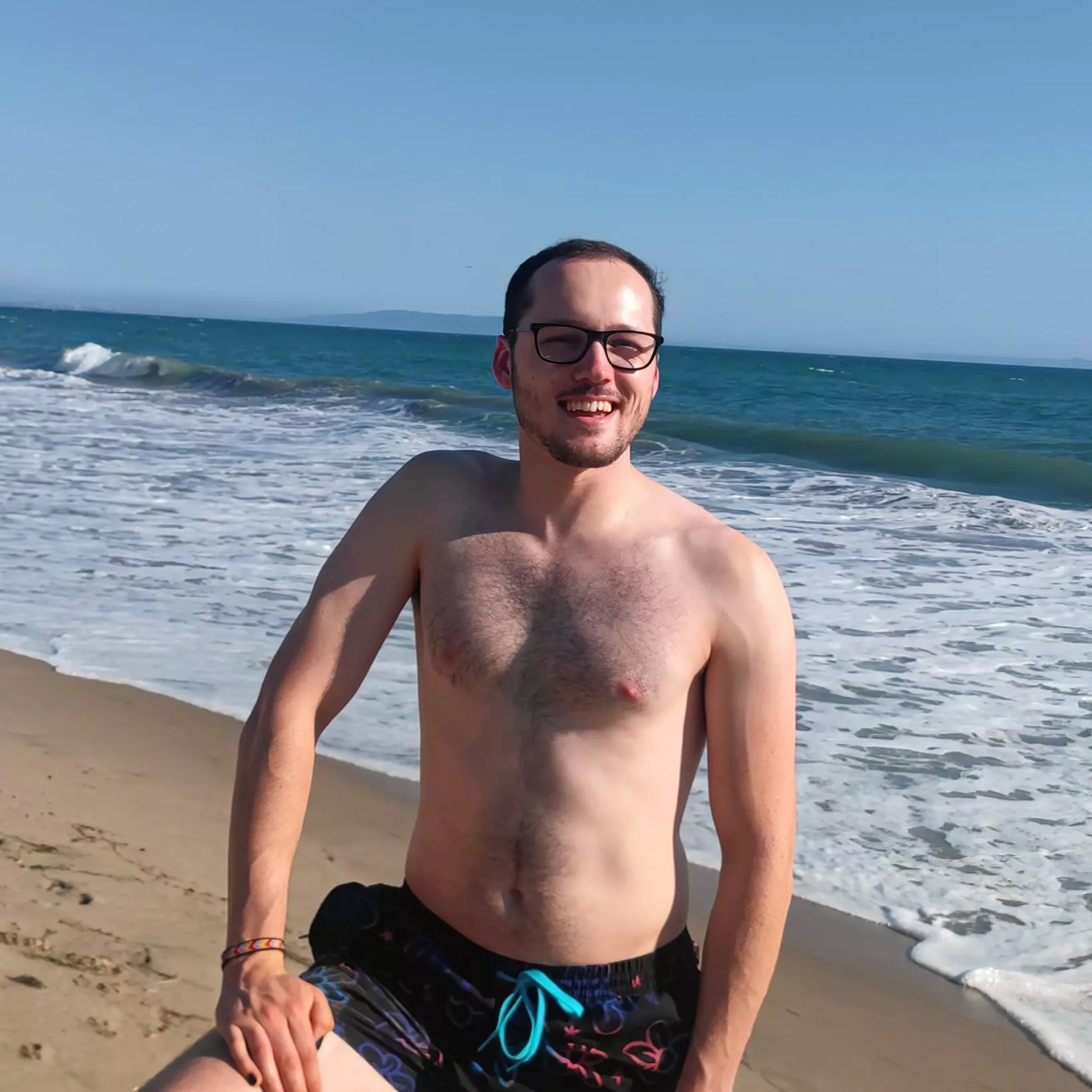 My bf has low self confidence, but I think his smile is the cutest thing in the world 