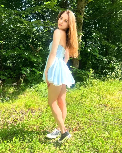 This dress really does accentuates my waist