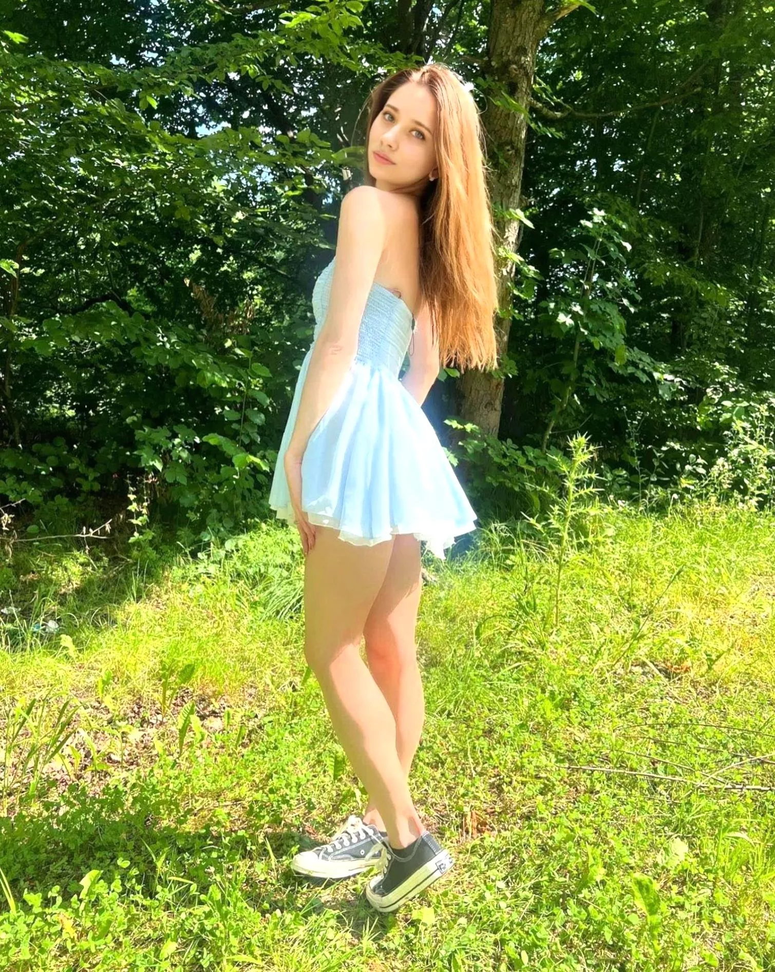 This dress really does accentuates my waist