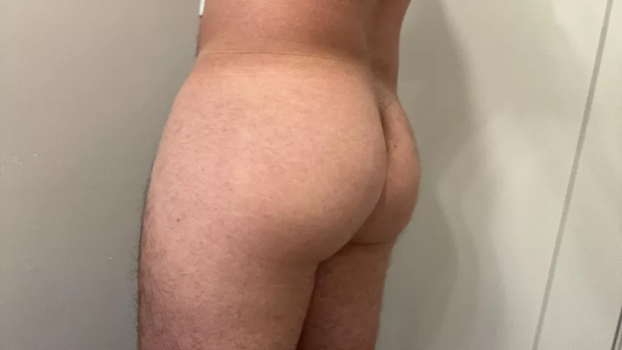 Hiking paid off 🏔️🍑