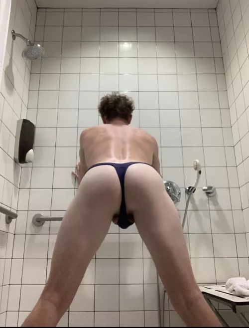 Love showing off in gym showers 