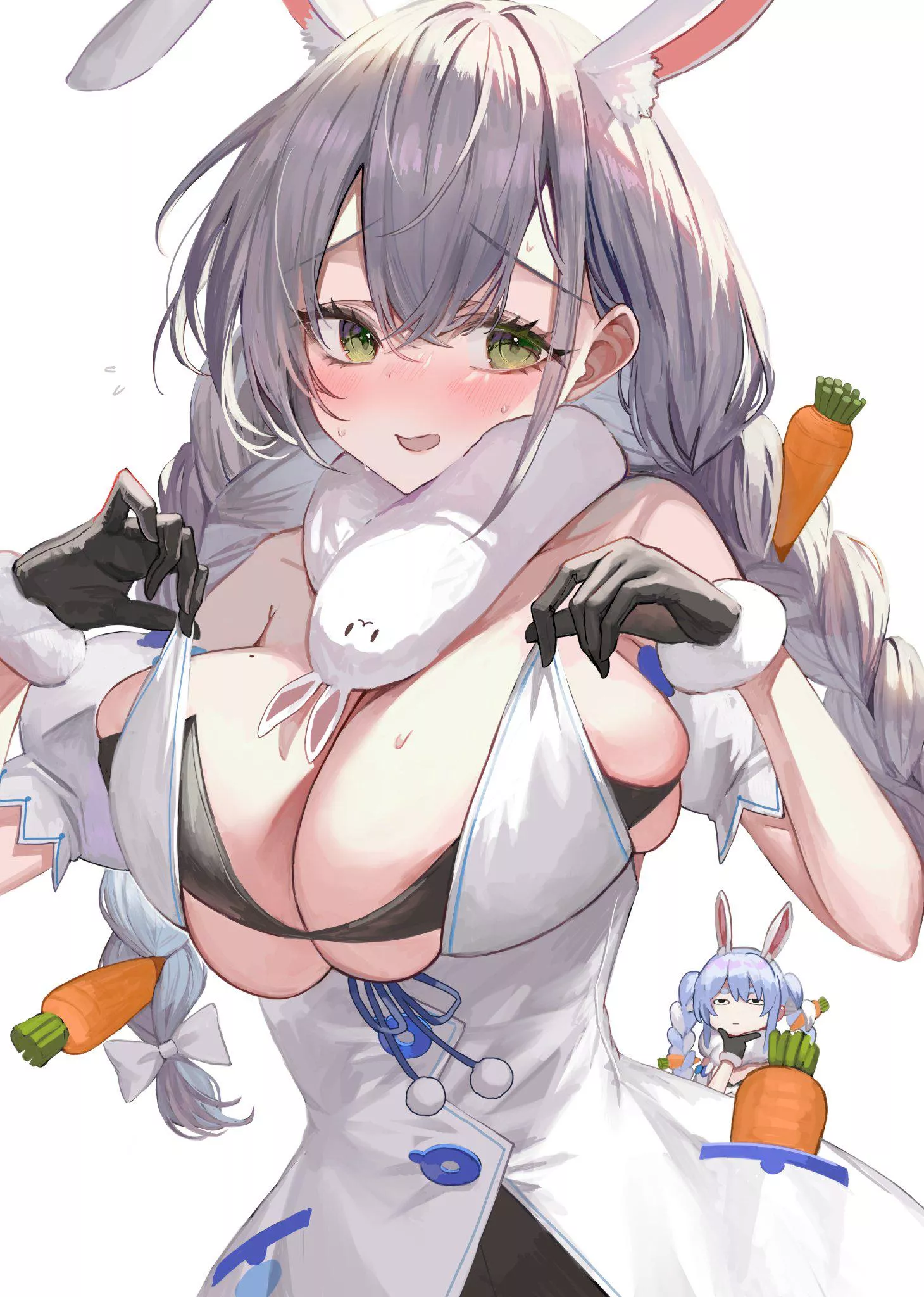 Noel doesn't quite fit in Pekora's outfit 