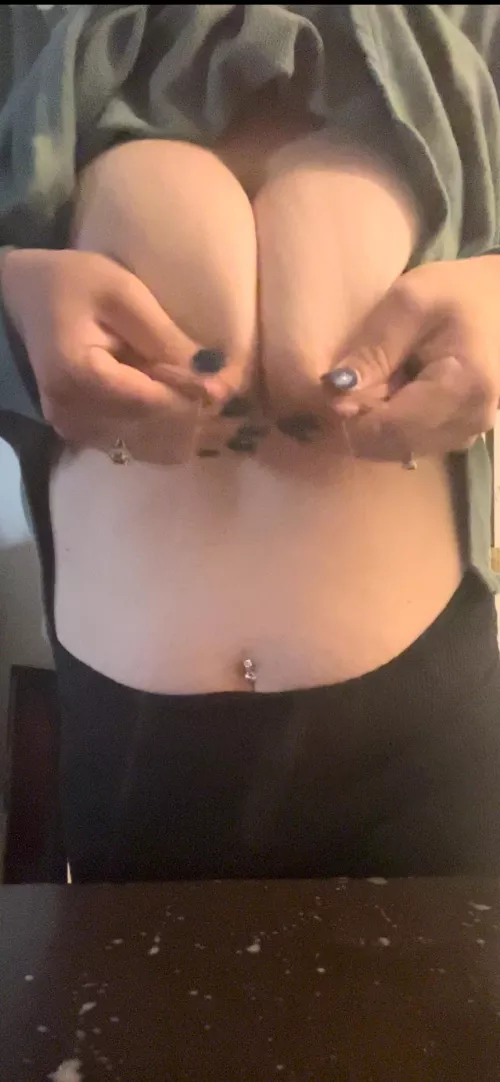 Come suck my sweet tits