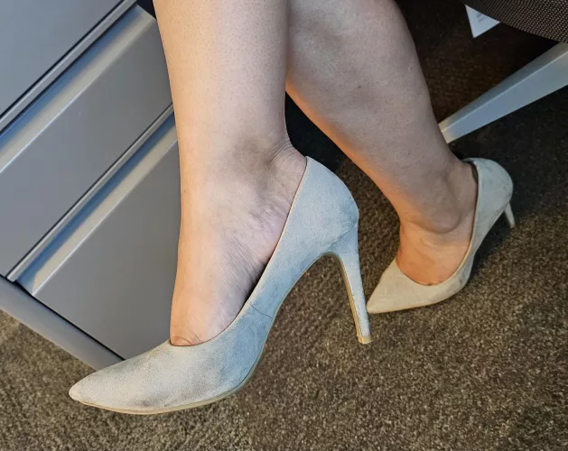 Grey Suede Pumps 🩶