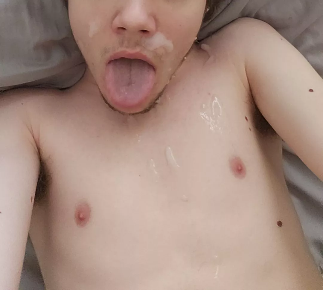 He loves being a fucking cumslut for daddy 