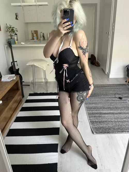 Long legs is always the best decision