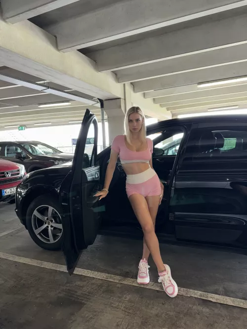 Need a rating from 1-10 real quick, 21F