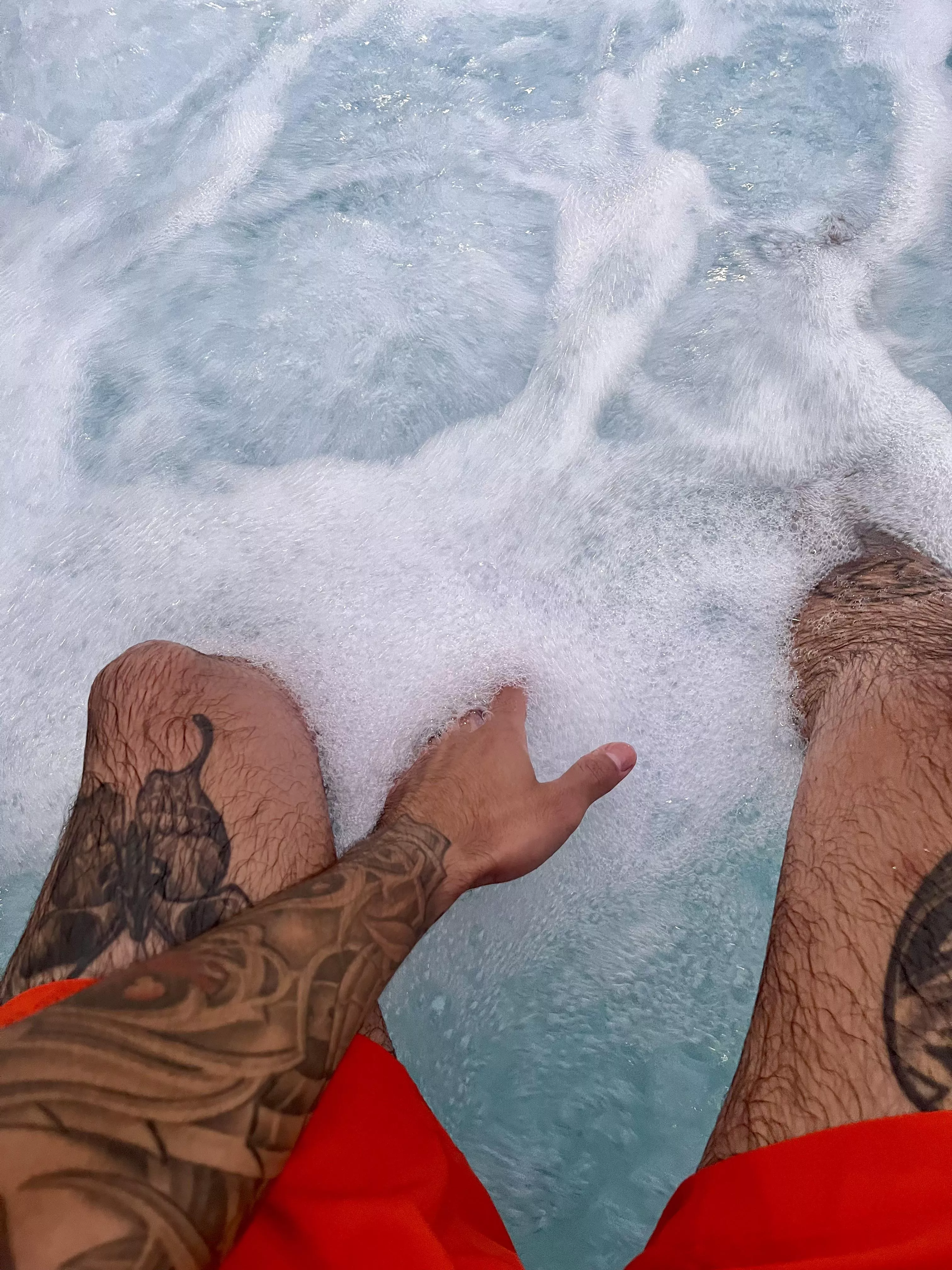 perfect weather to wear less and show more ink 