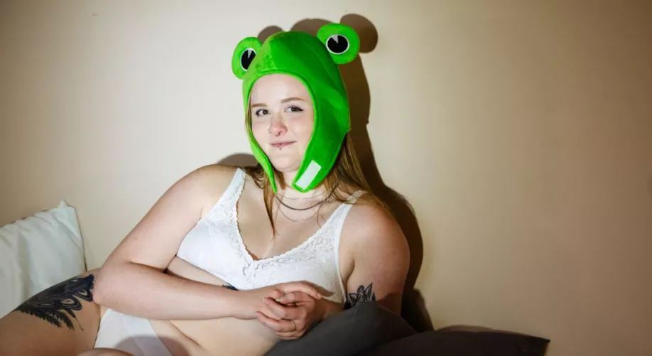 the froggy hat stays on 😤🐸 [Enby]