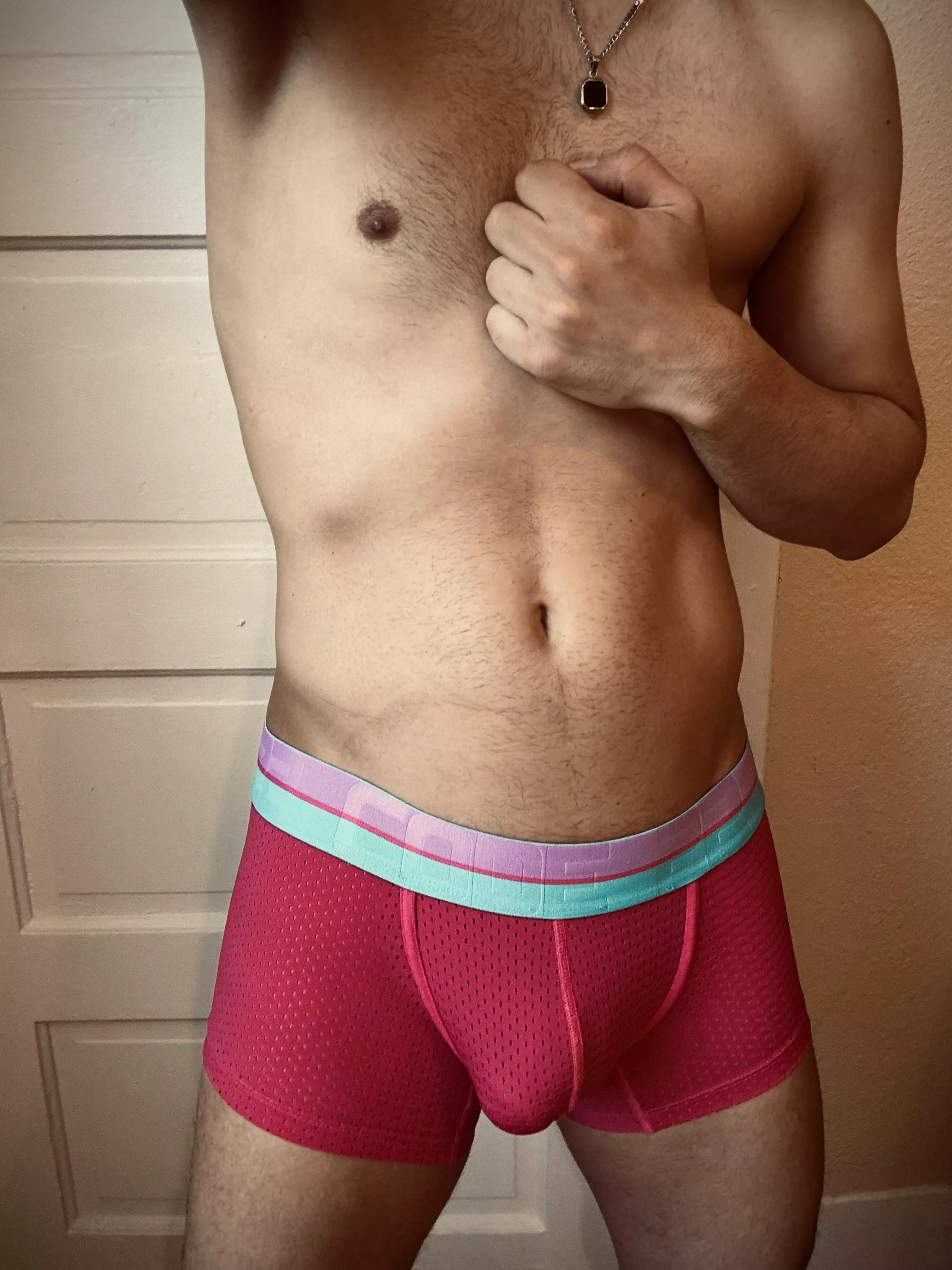 Who says dudes can’t rock bright colors?