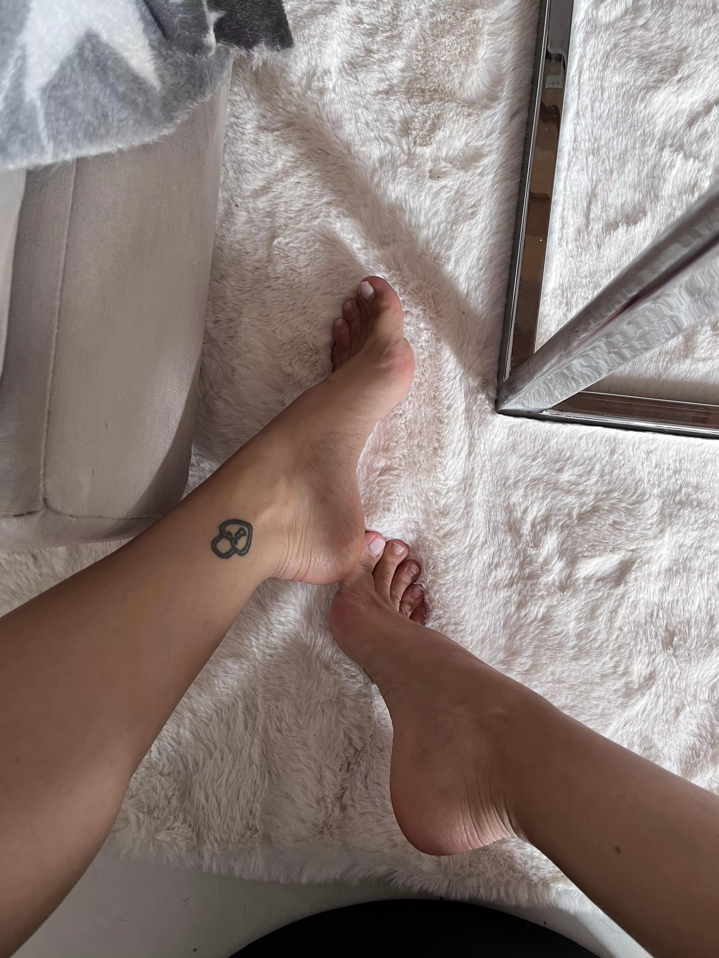 Beautiful toes and arches