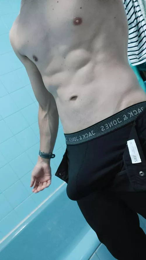 Bursting out of my pants (M23)